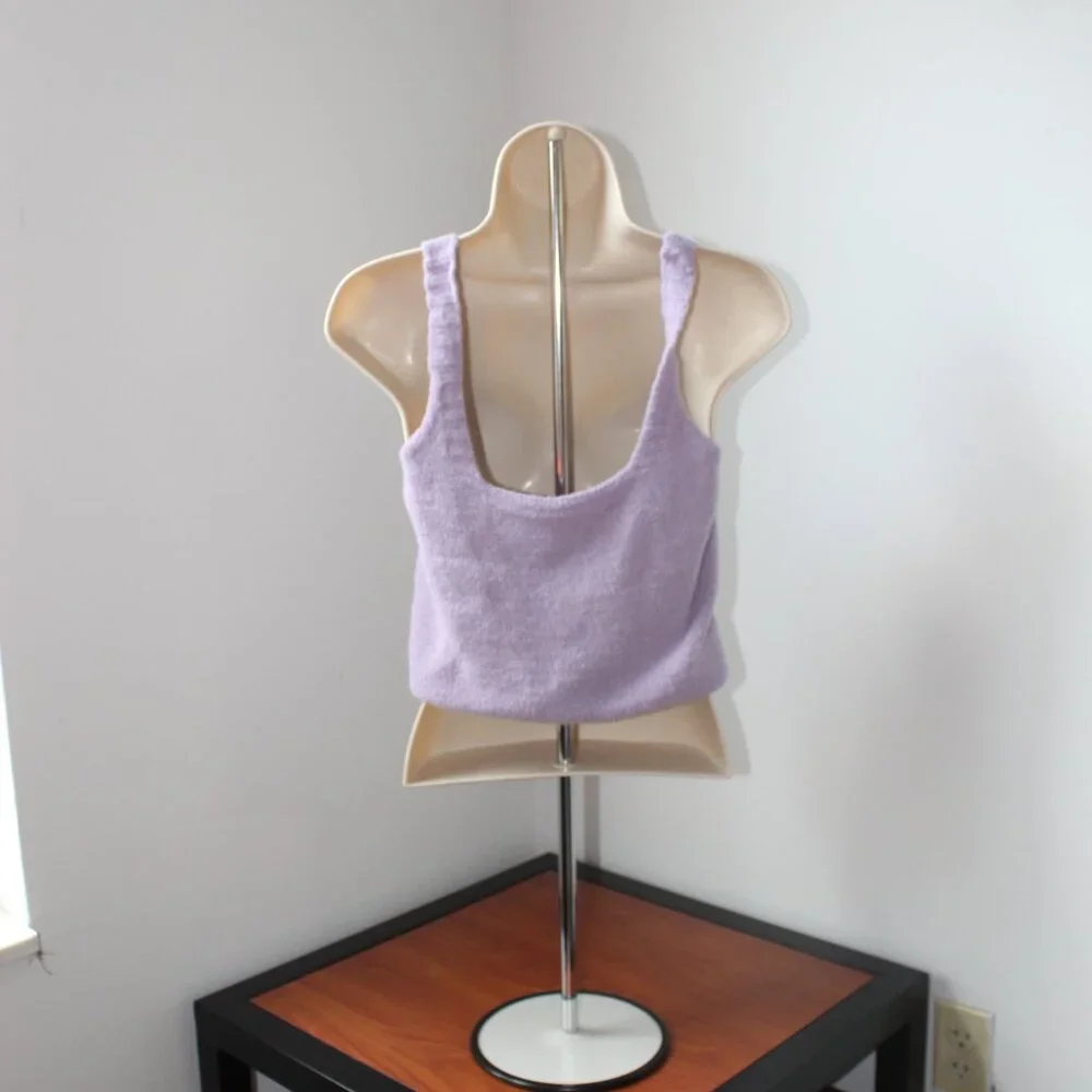 Soft-Textured Sleeveless Crop Sweater - Picture 3 of 3